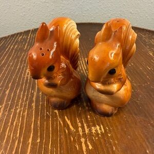 Goebel Squirrel S&P Shakers